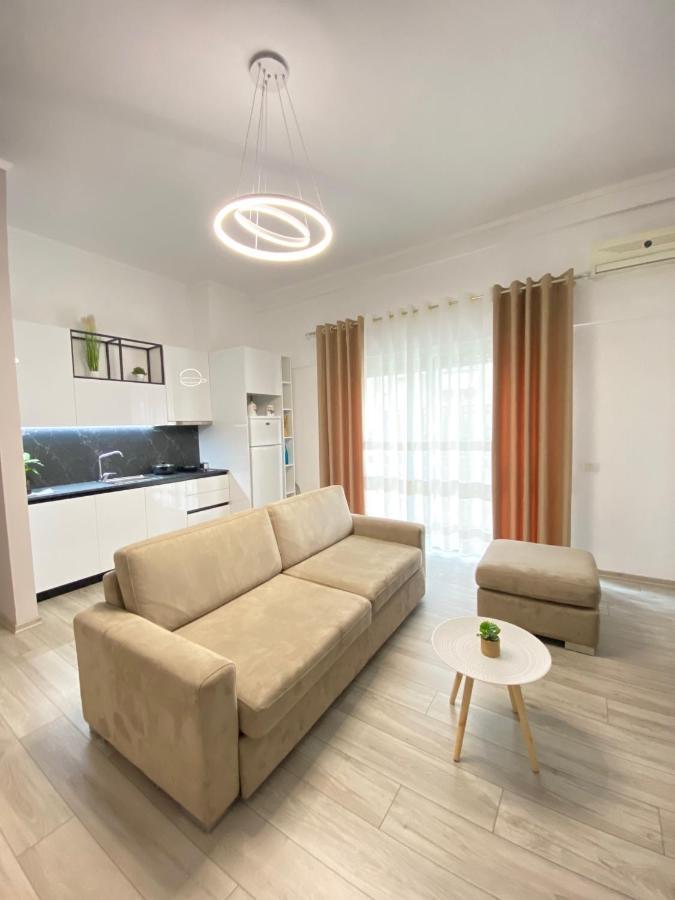 Newly Renovated One Bedroom Apartment In Тирана Екстериор снимка