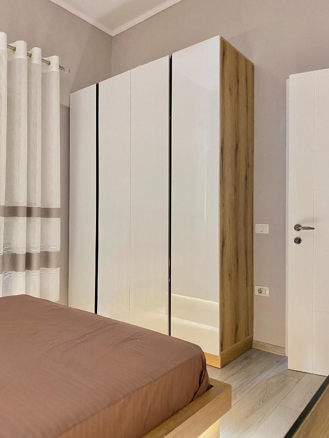 Newly Renovated One Bedroom Apartment In Тирана Екстериор снимка